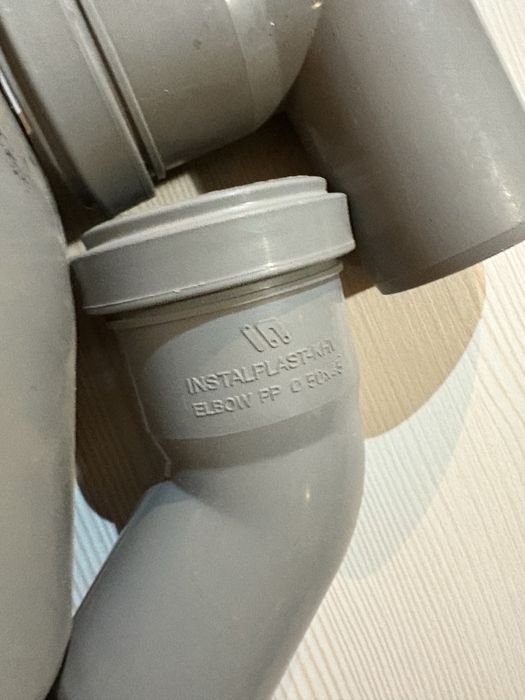 Сантехніка коліна.