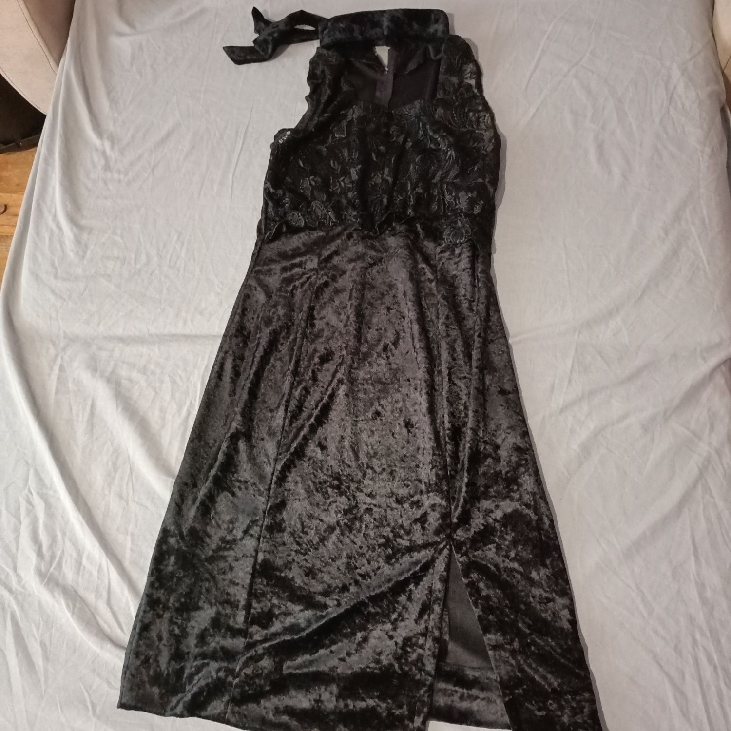 Czarna sukienka welurowa z koronką koronkwa M 38