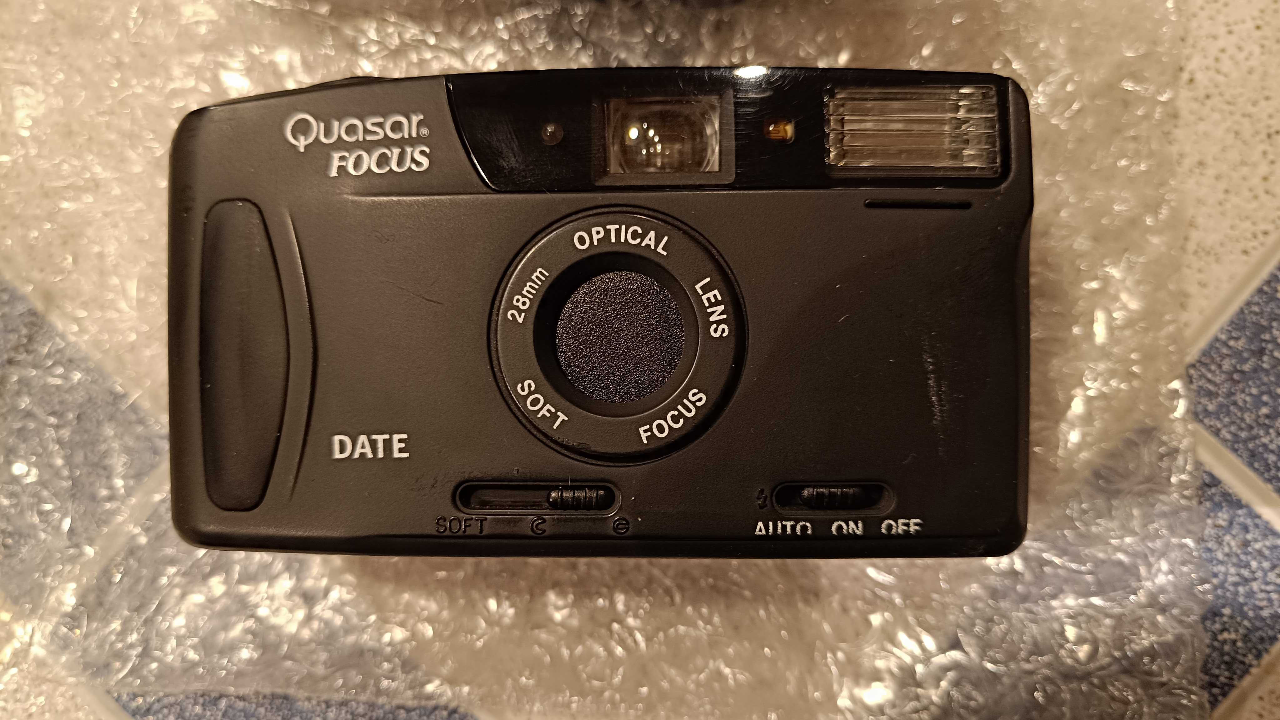 Aparat foto Quasar FOKUS 35 mm Camera- Statyw składany.