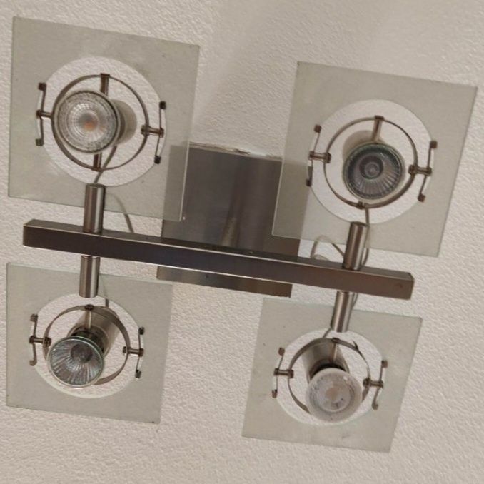 2 Candeeiros de 4 focos