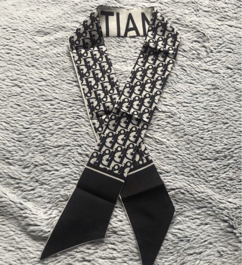 Dior opaska szalik wstążka taśma logo viral instagram