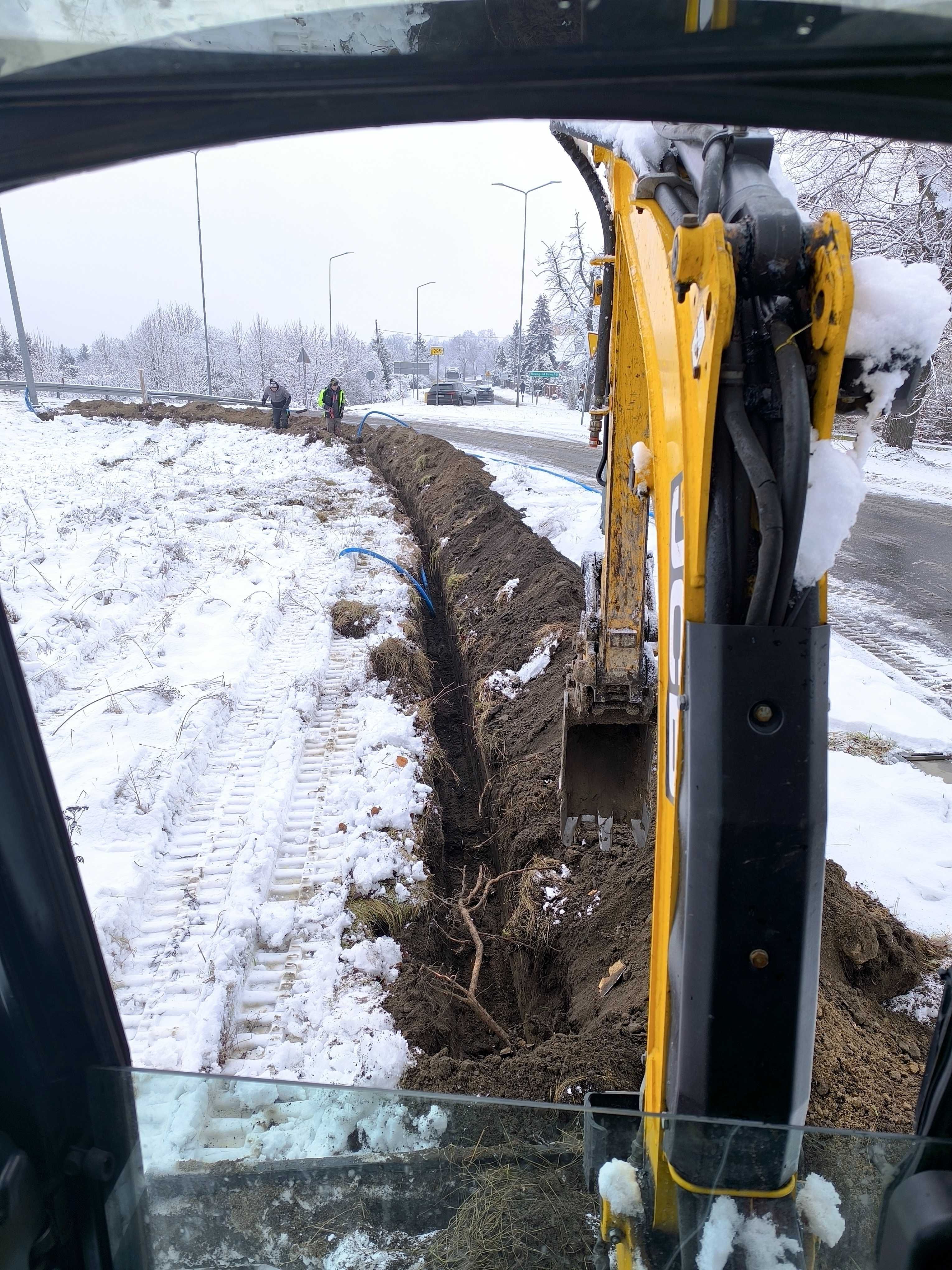 Minikoparka - Usługi minikoparką Żagań, Żary, Kożuchów i okolice.