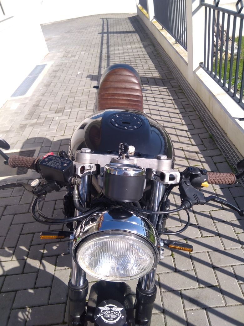 Suzuki GSX 750 (INAZUMA)