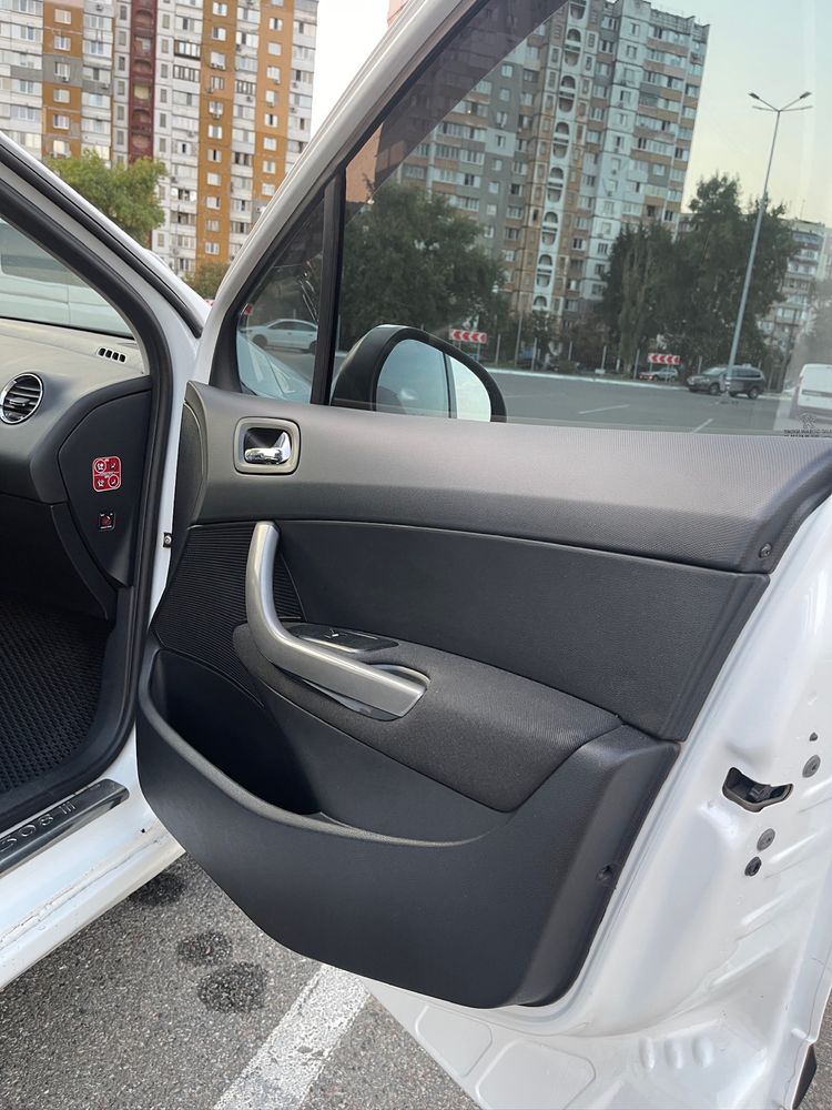Продам Автомобіль , машину Peugeot 308 2008 року