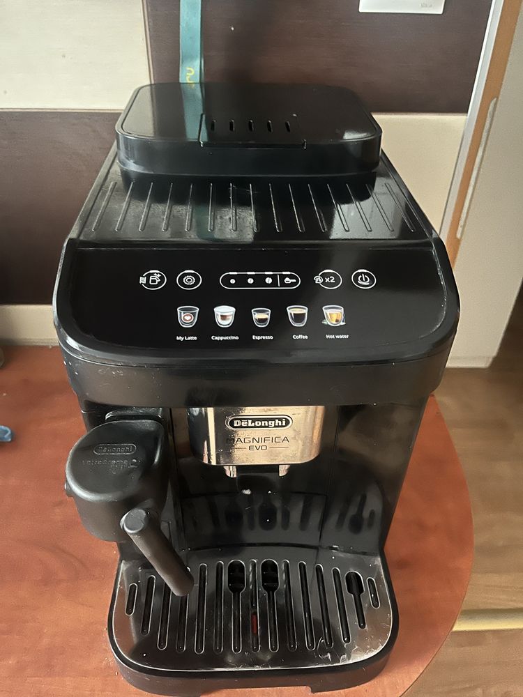 Ekspres DeLonghi Magnifica Evo