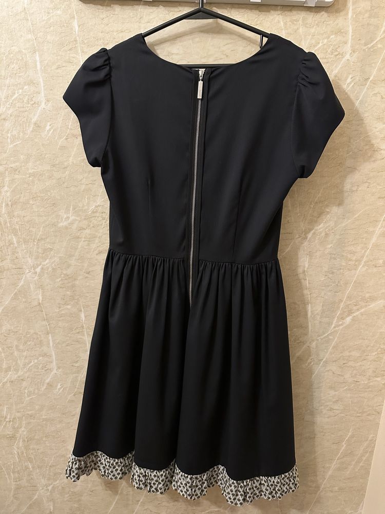 Klasyczna czarna sukienka rozkloszowana simple 38/M