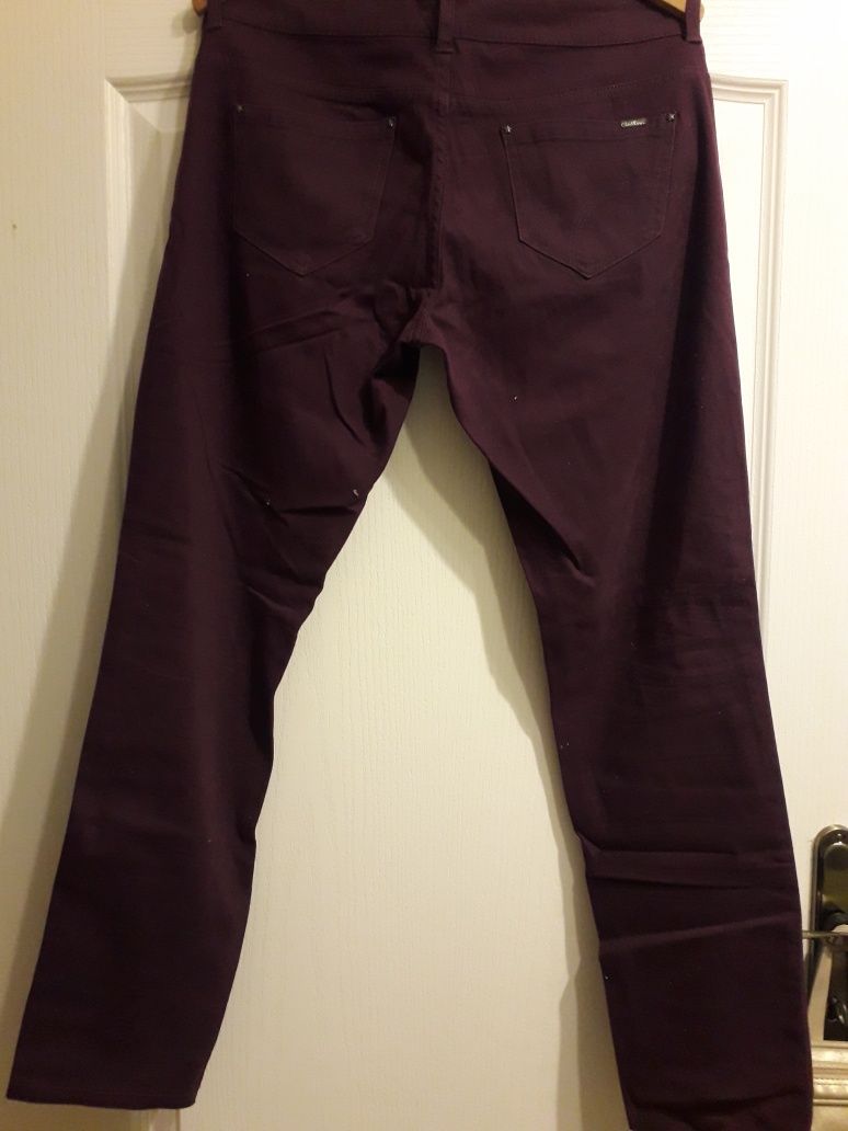 Spodnie fiolet sliwkowe L xl z materialu chillin