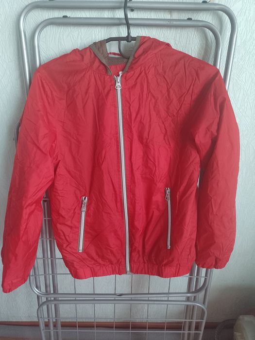 Продам ветровку на мальчика