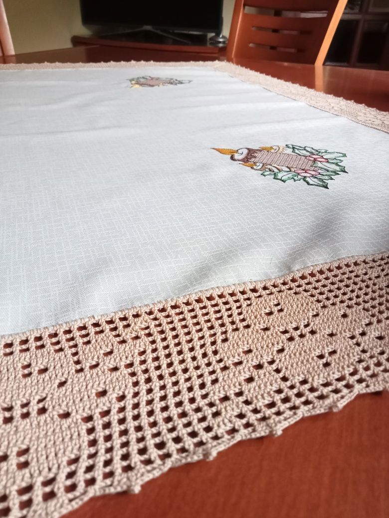 Toalha de mesa feita à mão