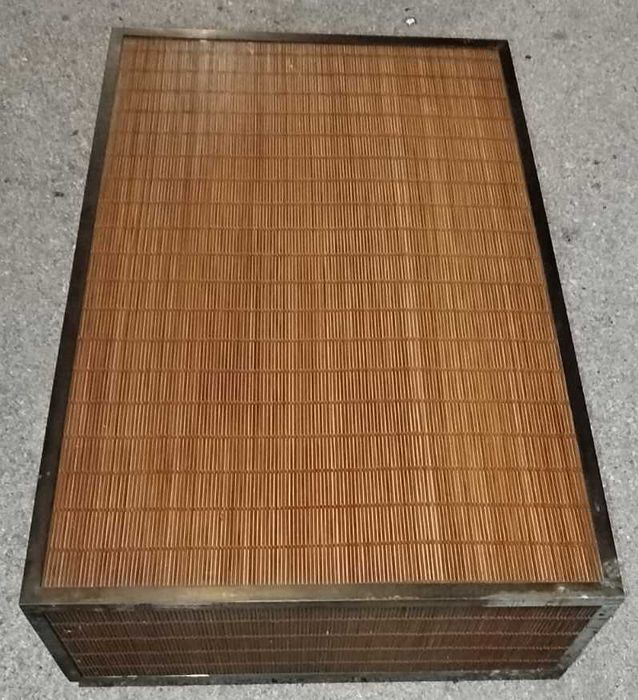 Mesa de centro Vintage, de bambu com rodizios e tampo em vidro