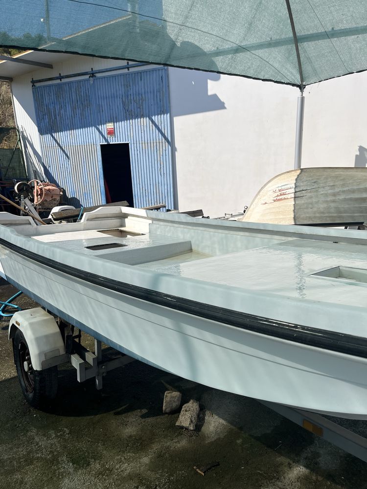 Barco de recreio para pesca