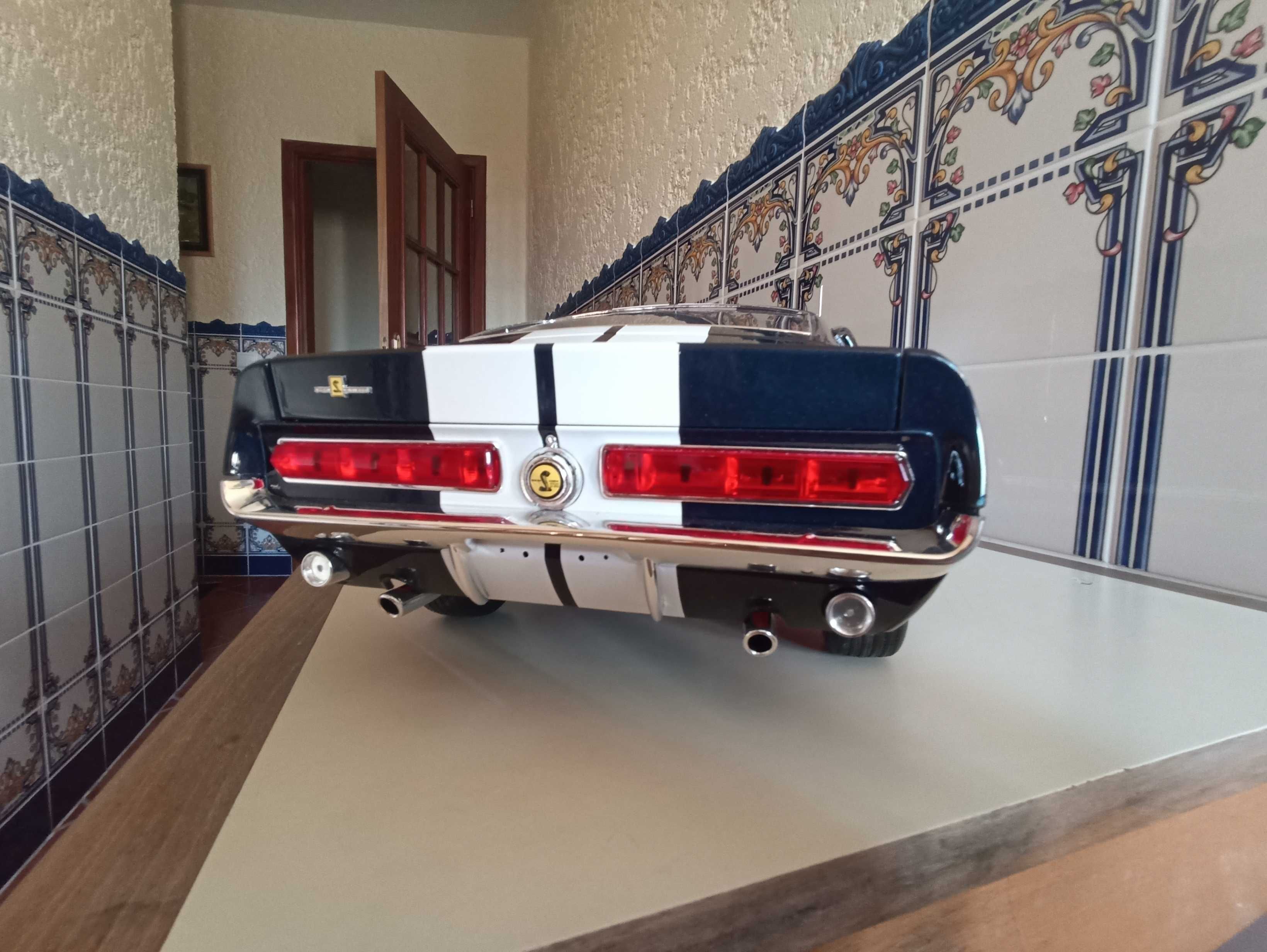 Miniatura Mustang Shelby GT 500 Escala 1/8