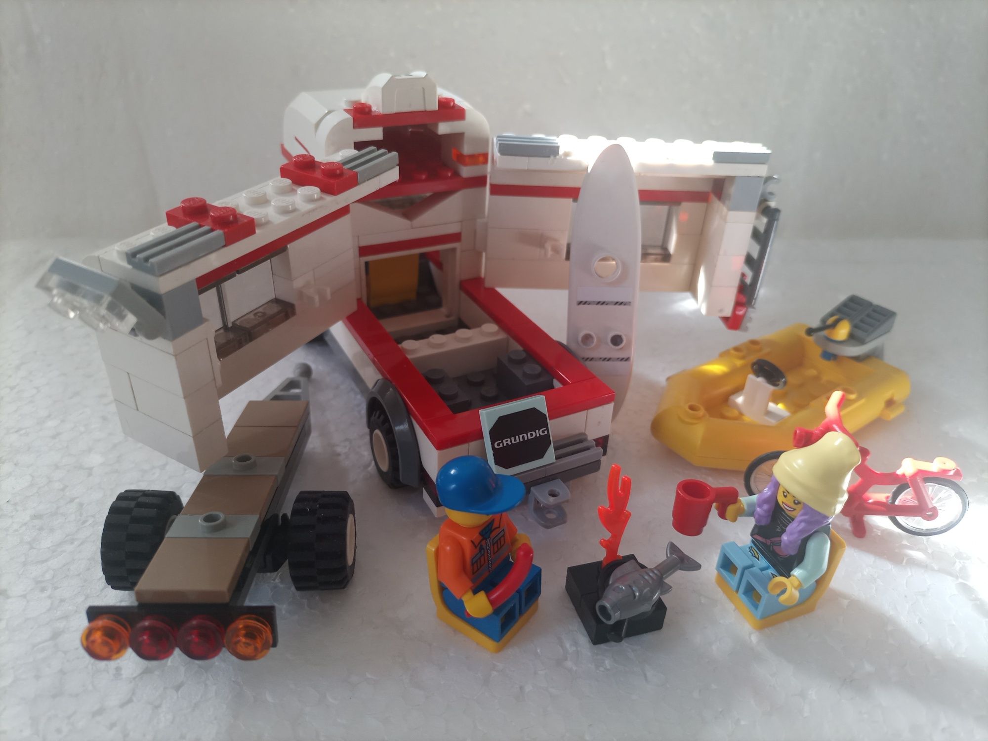 Klocki LEGO camper biwak ponton