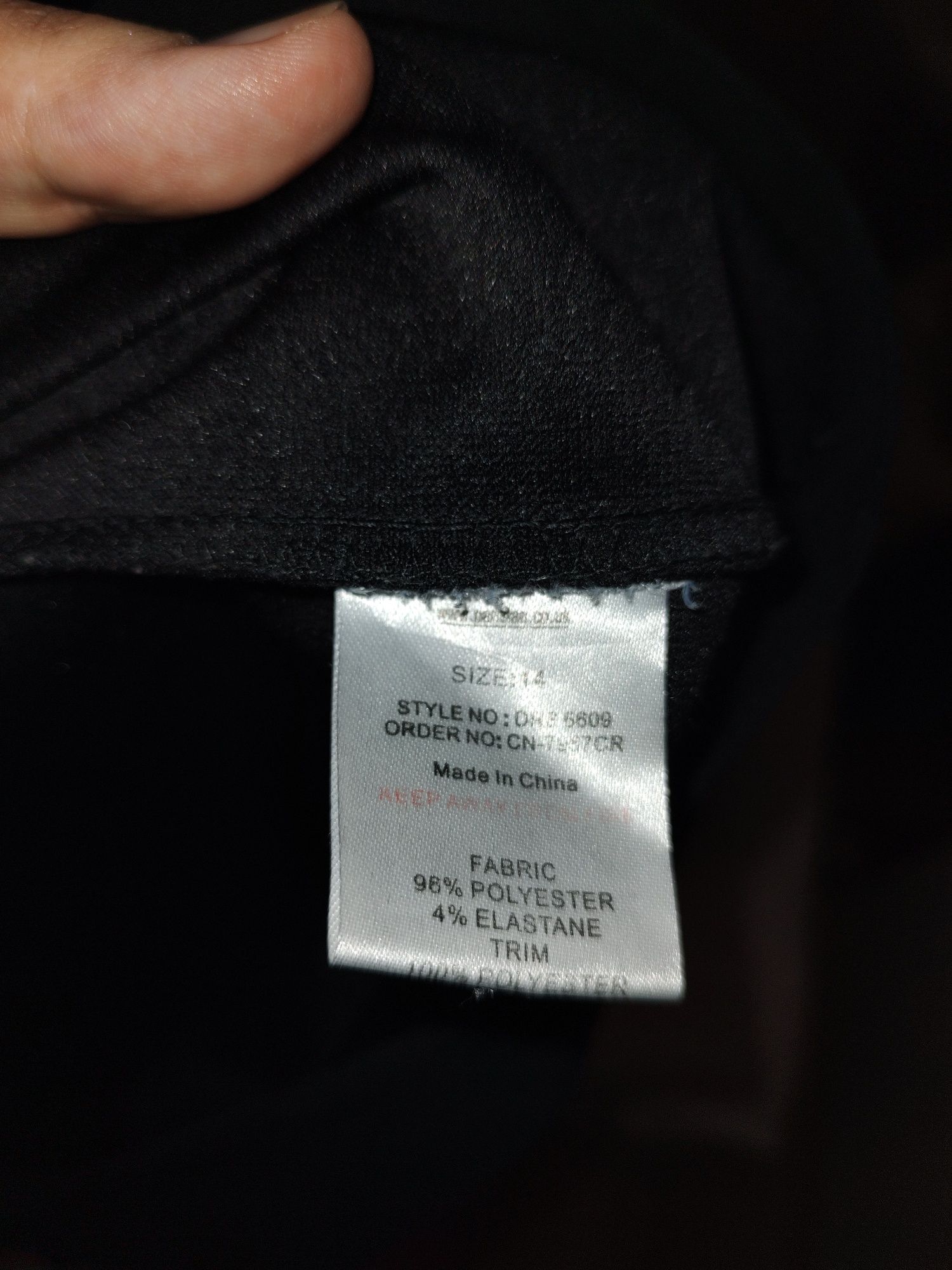 Mała czarna z gipiurą rozmiar XL Parisian