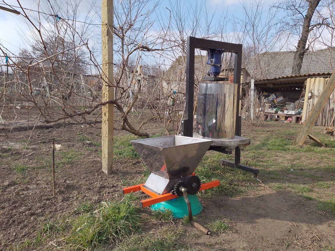 Виноградный сок из сортового винограда .