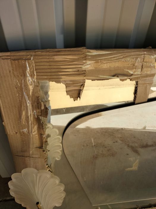 Espelho de casa de banho com iluminação