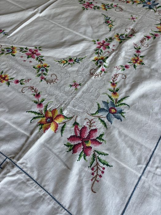 Toalha de mesa ponto cruz feito à mão 248x160