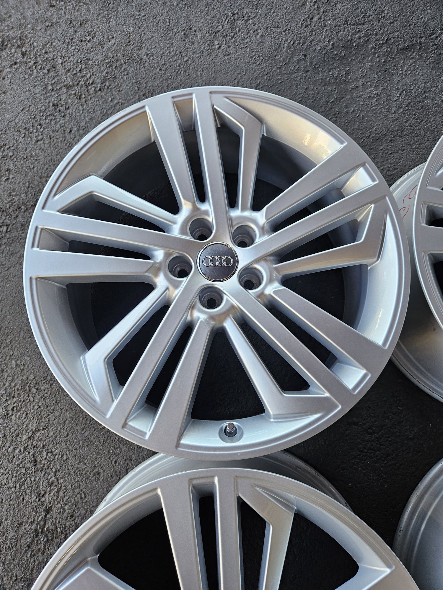 Alufelgi Felgi Audi Q5 S-Line 20 Cali 5x112 8J20 ET39