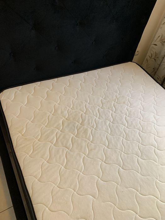 Cama de casal 140x190 como nova