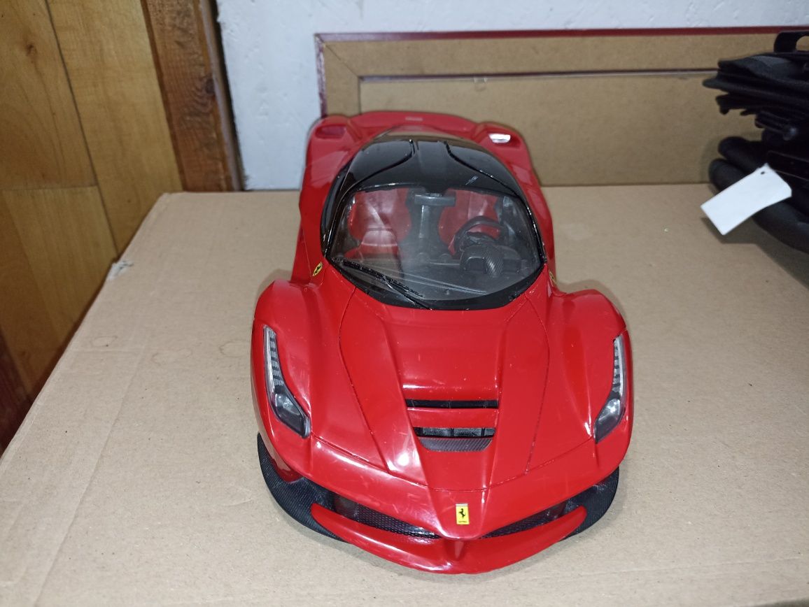 Duży model samochodu Ferrari LaFerrari skala 1:14