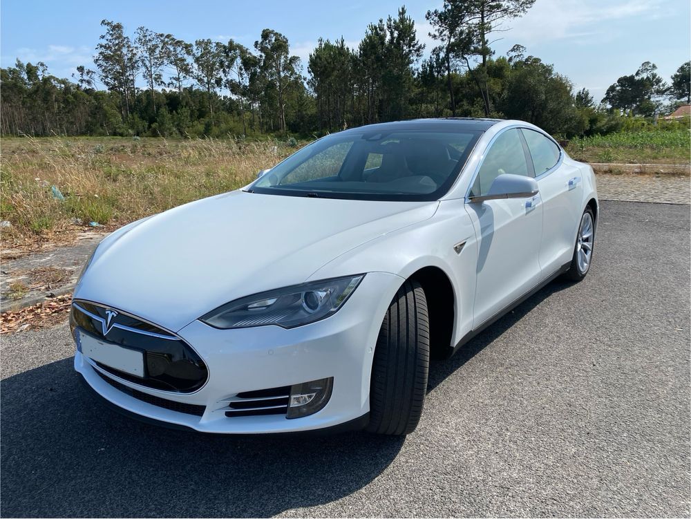 Tesla Model S P85D