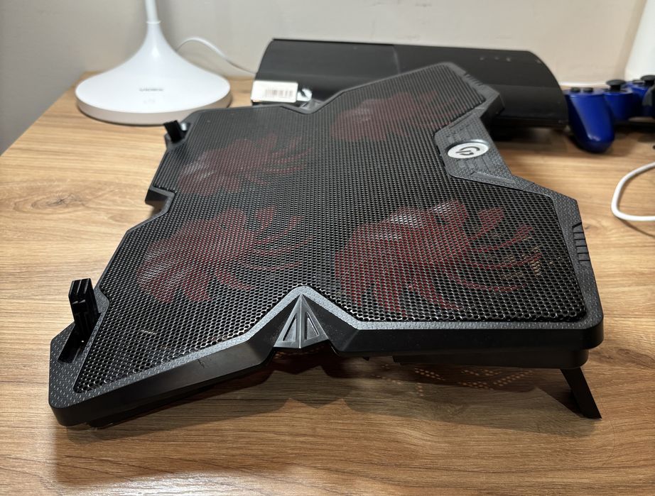 Охолоджувальна підставка для ноутбука, кулер. Охладительная подставка