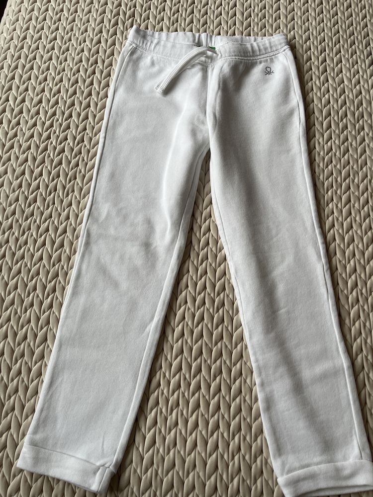 Kurtka przeciwdeszczowa Mountain Warehouse r.130 gratis dresy