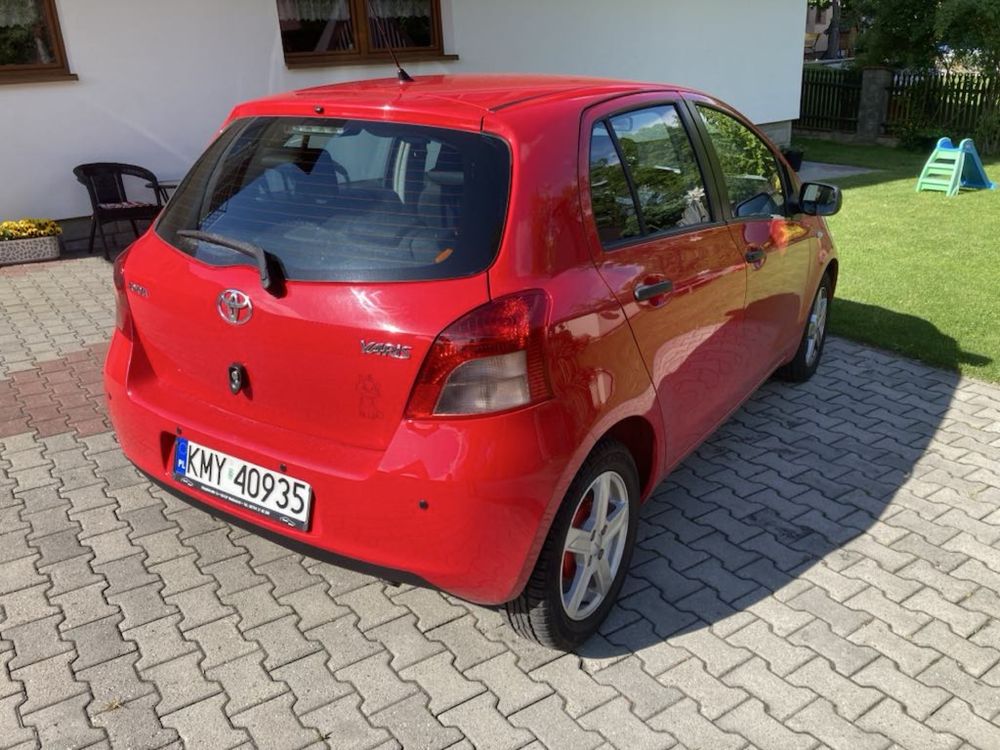 Toyota Yaris II 1.3 benzyna 111 tys. Stan super