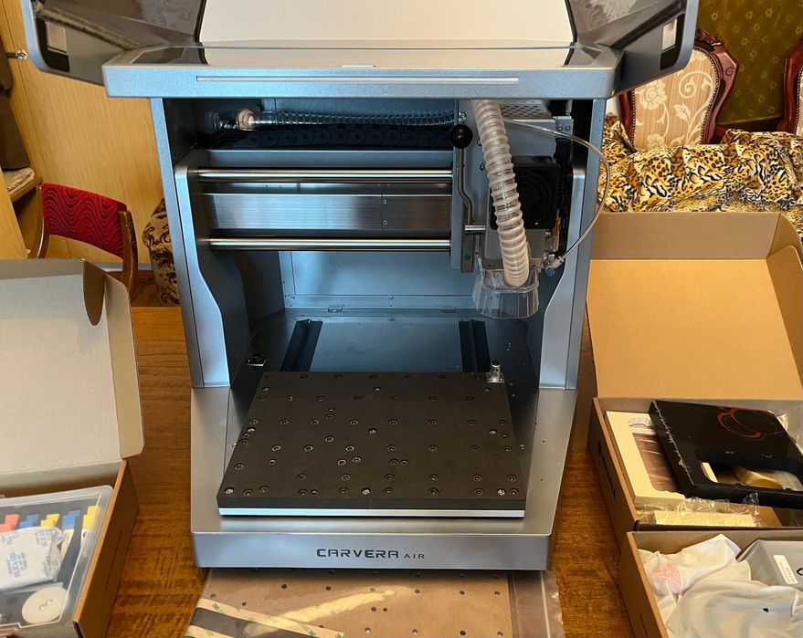 Nablatowa frezarka CNC z aż ± 0.01 dokł., wyposażenie MAX, Carvera Air