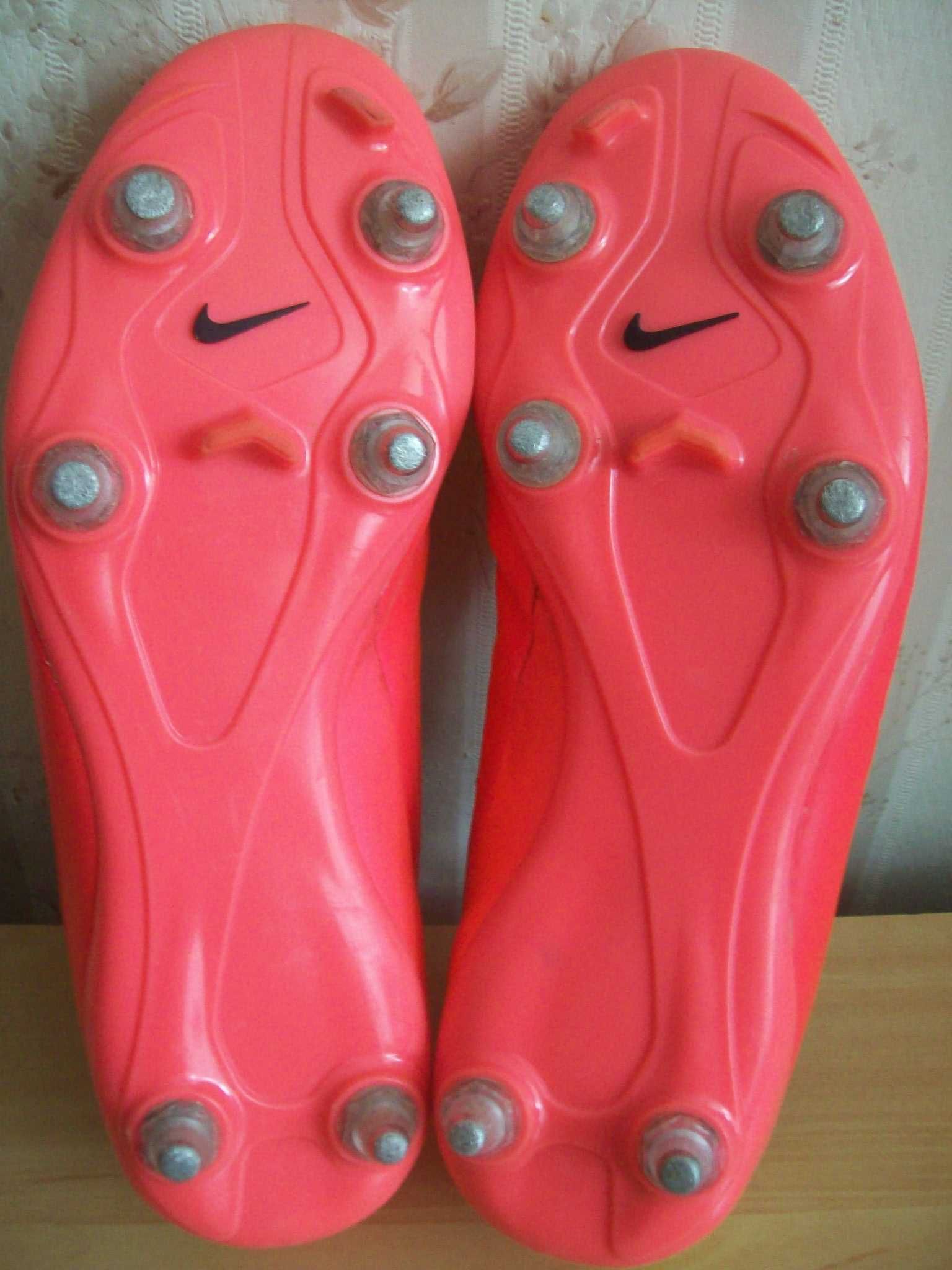 Korki wkręty NIKE HYPERVENOM roz.eu-38