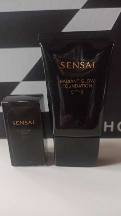 Podkład Sensai radiant glow.