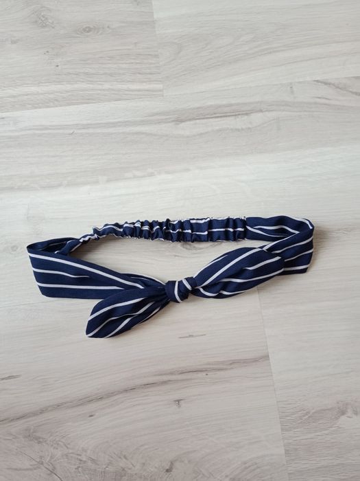 Granatowa materiałowa opaska damska na głowę z kokardką h&m