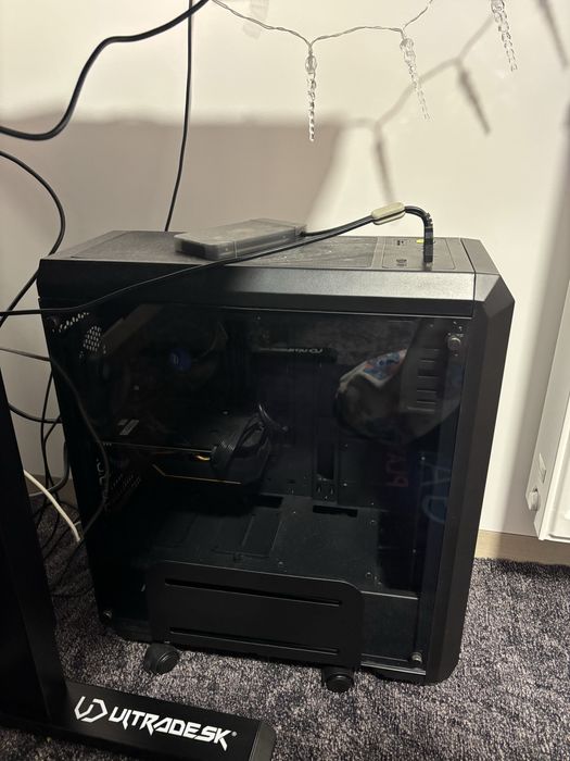 Komputer gamingowy stacjonarny