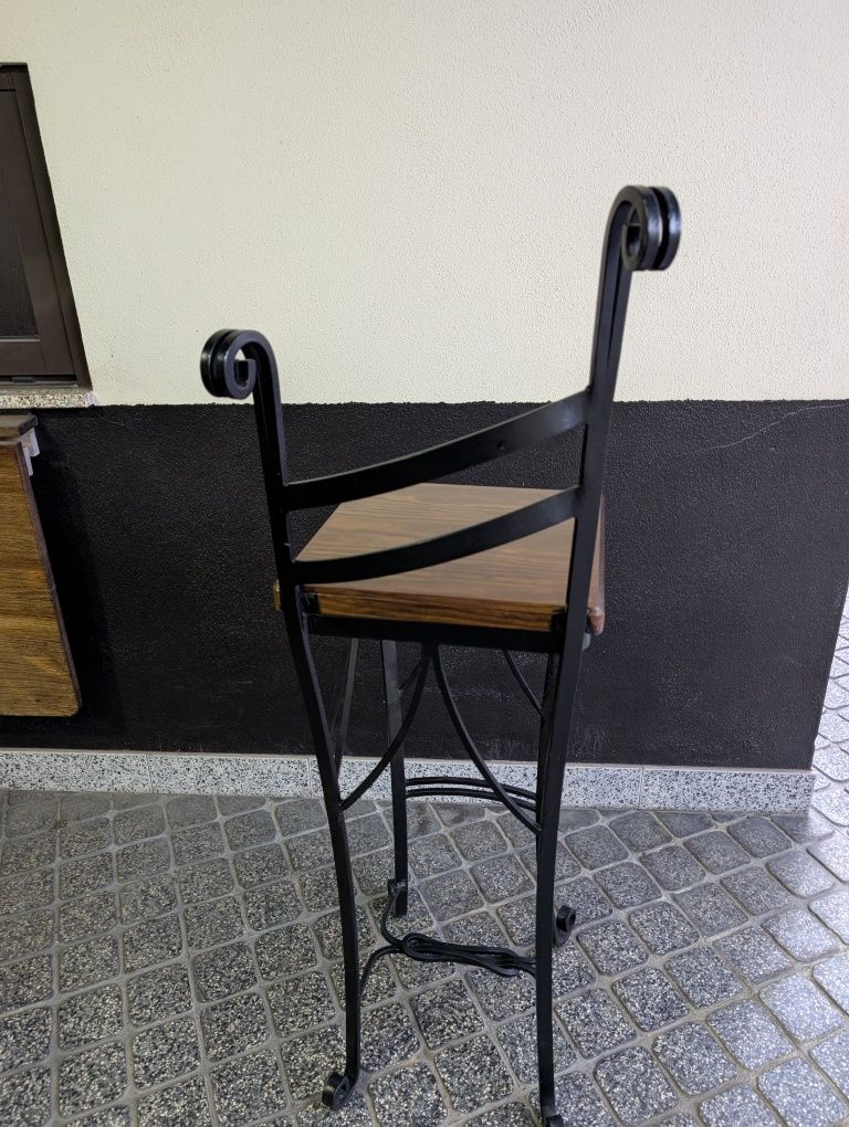Bancos de bar em ferro