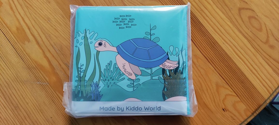 Livro impermeável para bebé com oferta