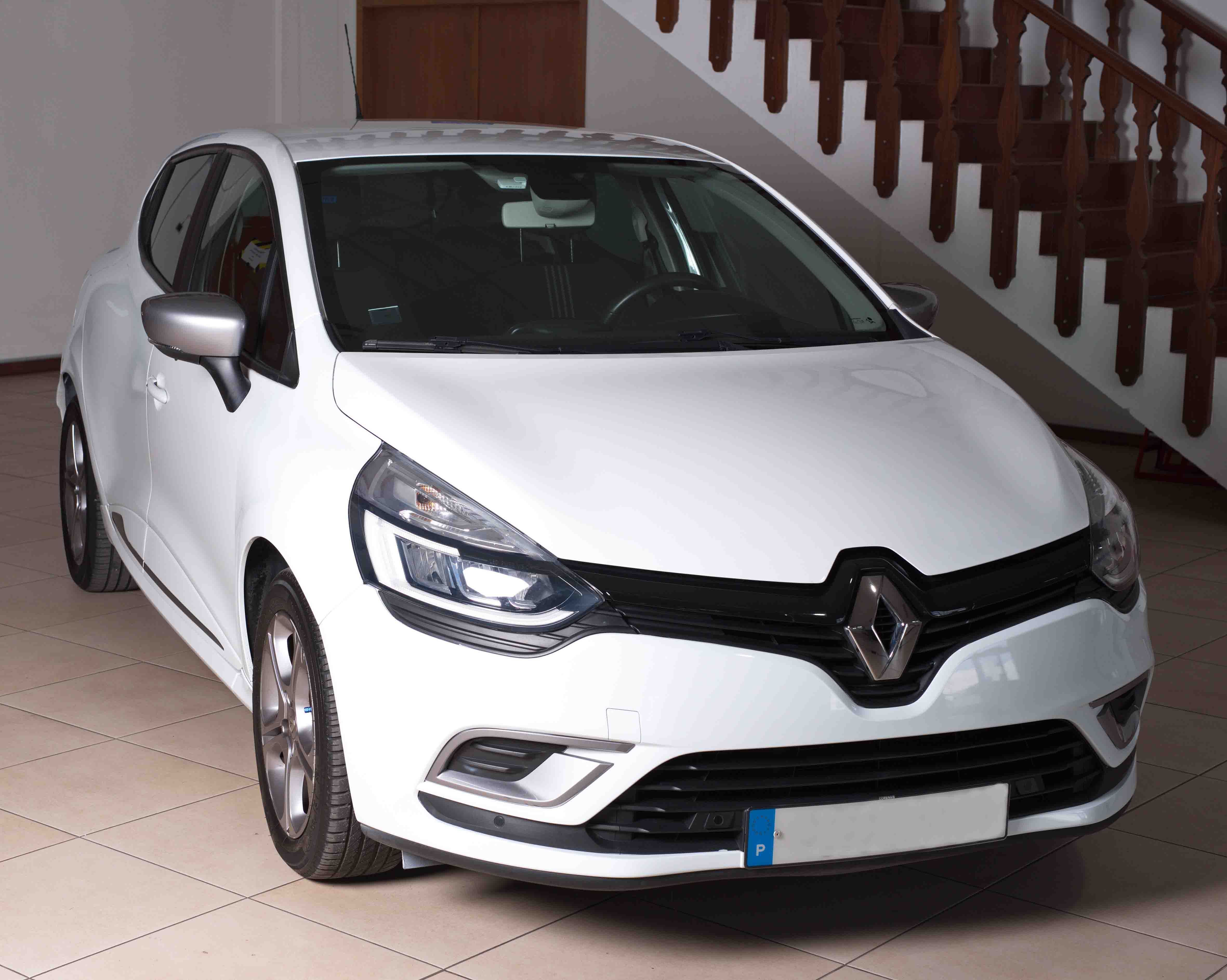 Vendo Renault Clio GT Line em estado novo, sempre guardado em garagem.