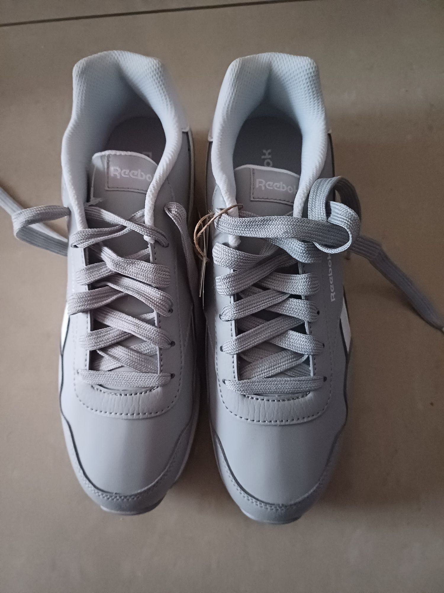 Nowe Buty dziewczęce Reebok szare 38,5