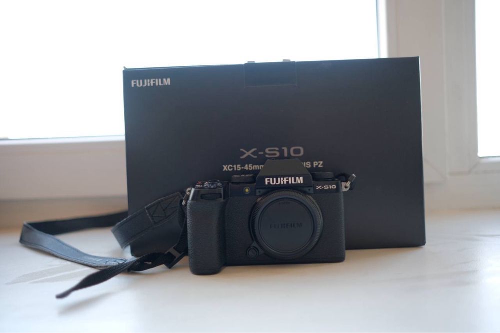 Камера Fujifilm X-S10