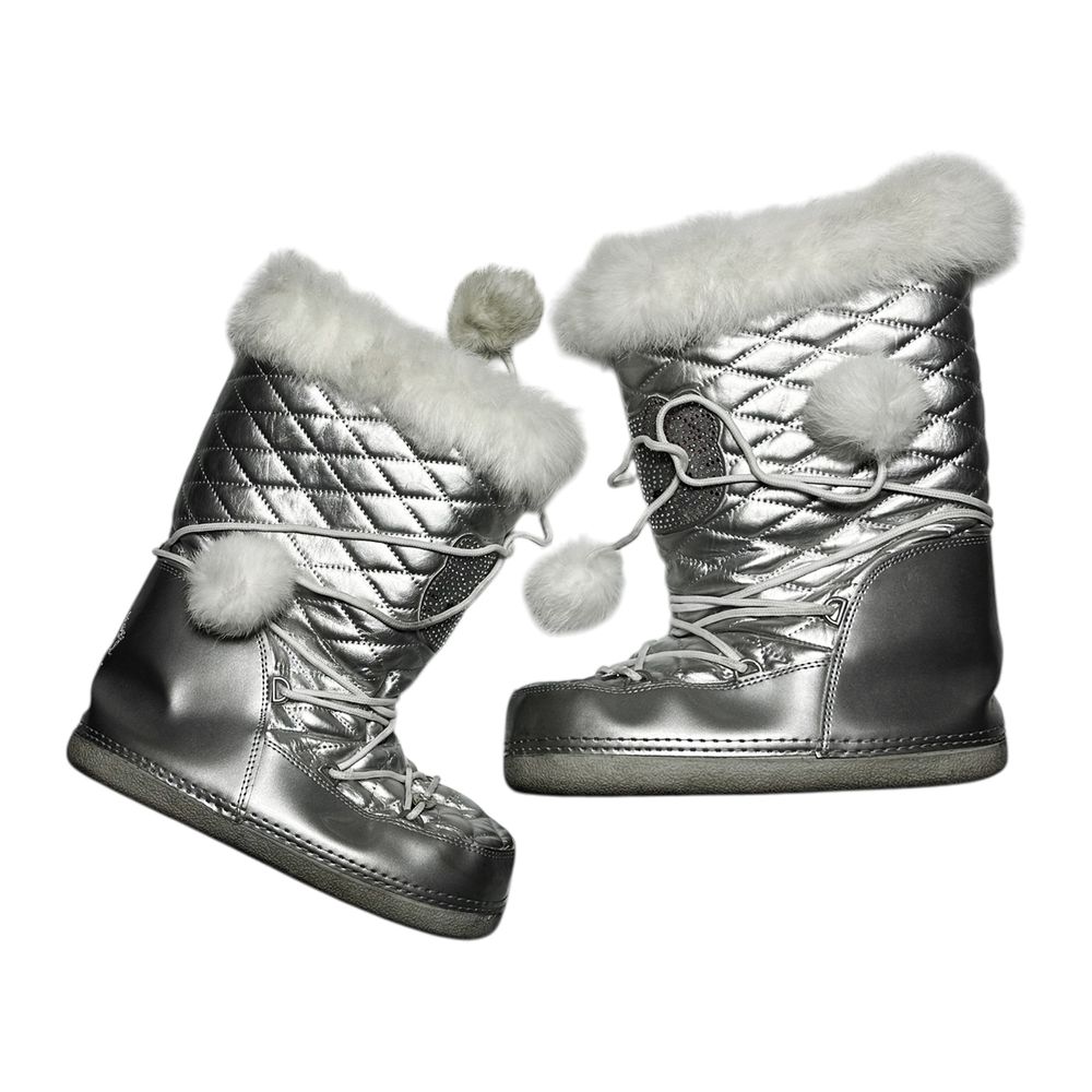Hello kitty by Victoria Casal Couture moonboot y2k