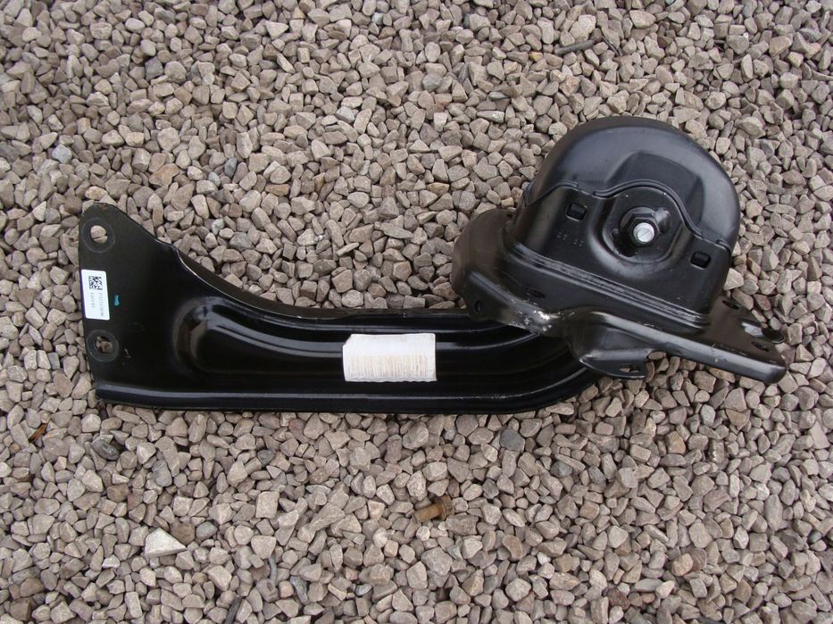 wahacz prawy tył volvo xc40 p32315696 nowy !!!