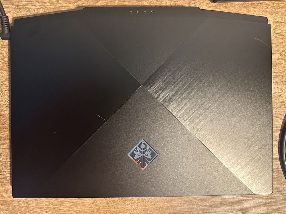 Продам игровой ноутбук HP OMEN 15-dh i7-10750H 6 ядер/rtx 2060 6gb