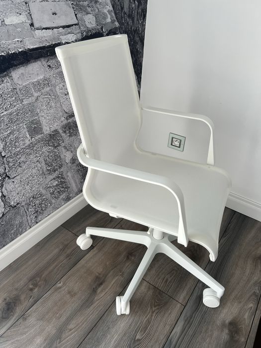 Nowy designerski fotel biurowy TOPSTAR Sitness Life 40 – biały mat