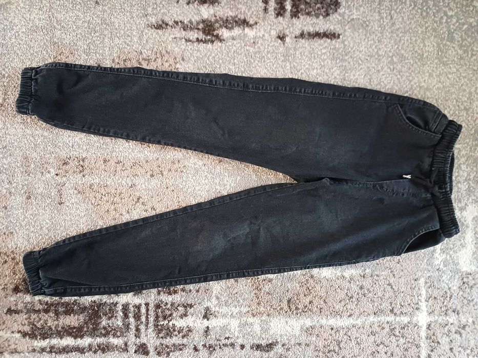 Джинси на підлітка