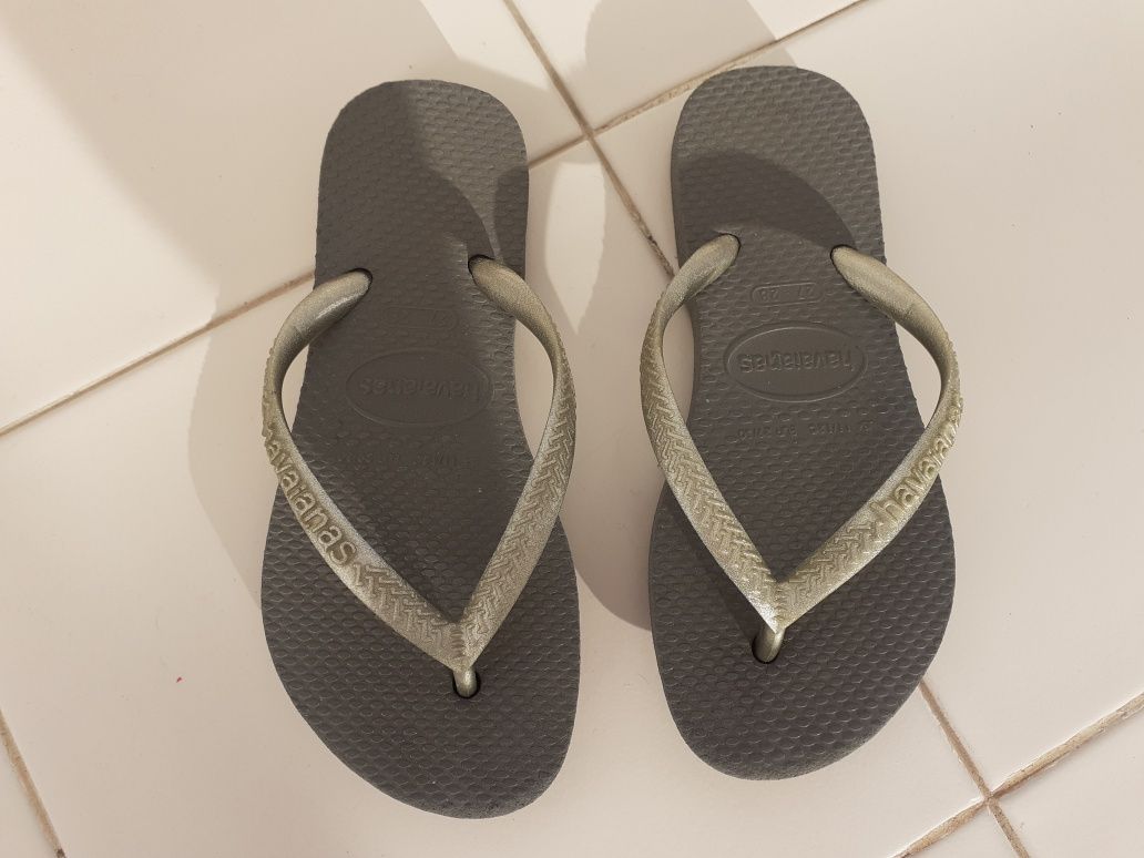 Havaianas prateadas T.29-30