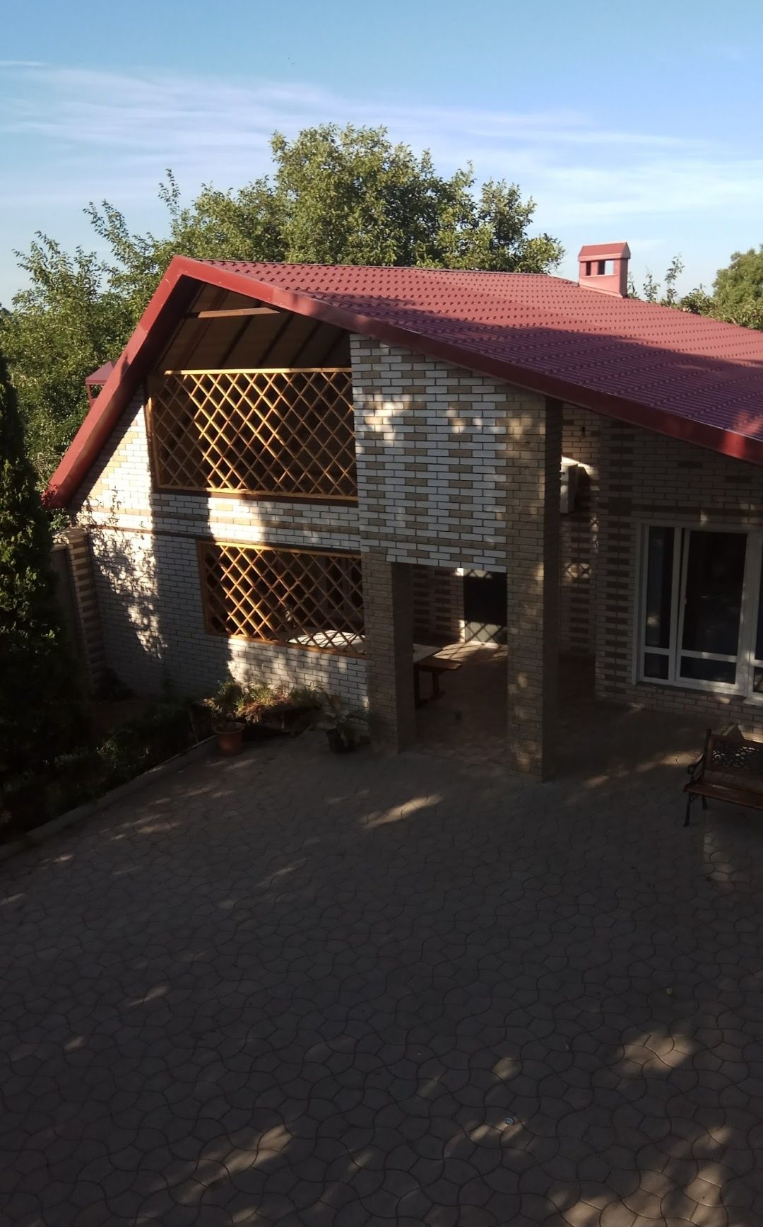 Продаётся 3-х этажный дом