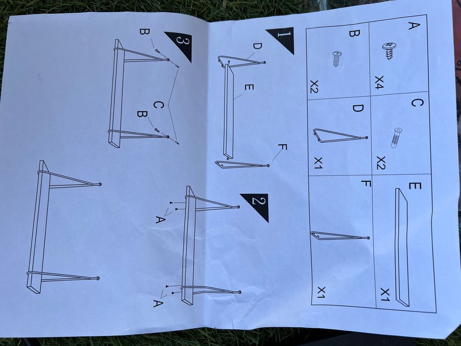 Nowoczesna półka ścienna