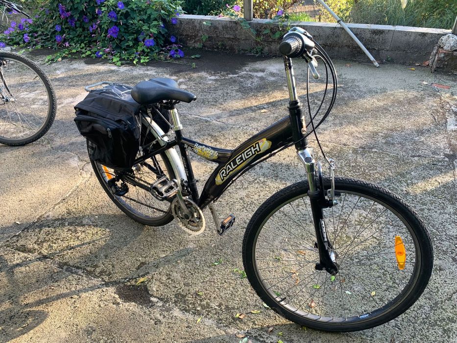 Bicicleta de senhora ou adolescente da marca Raleigh