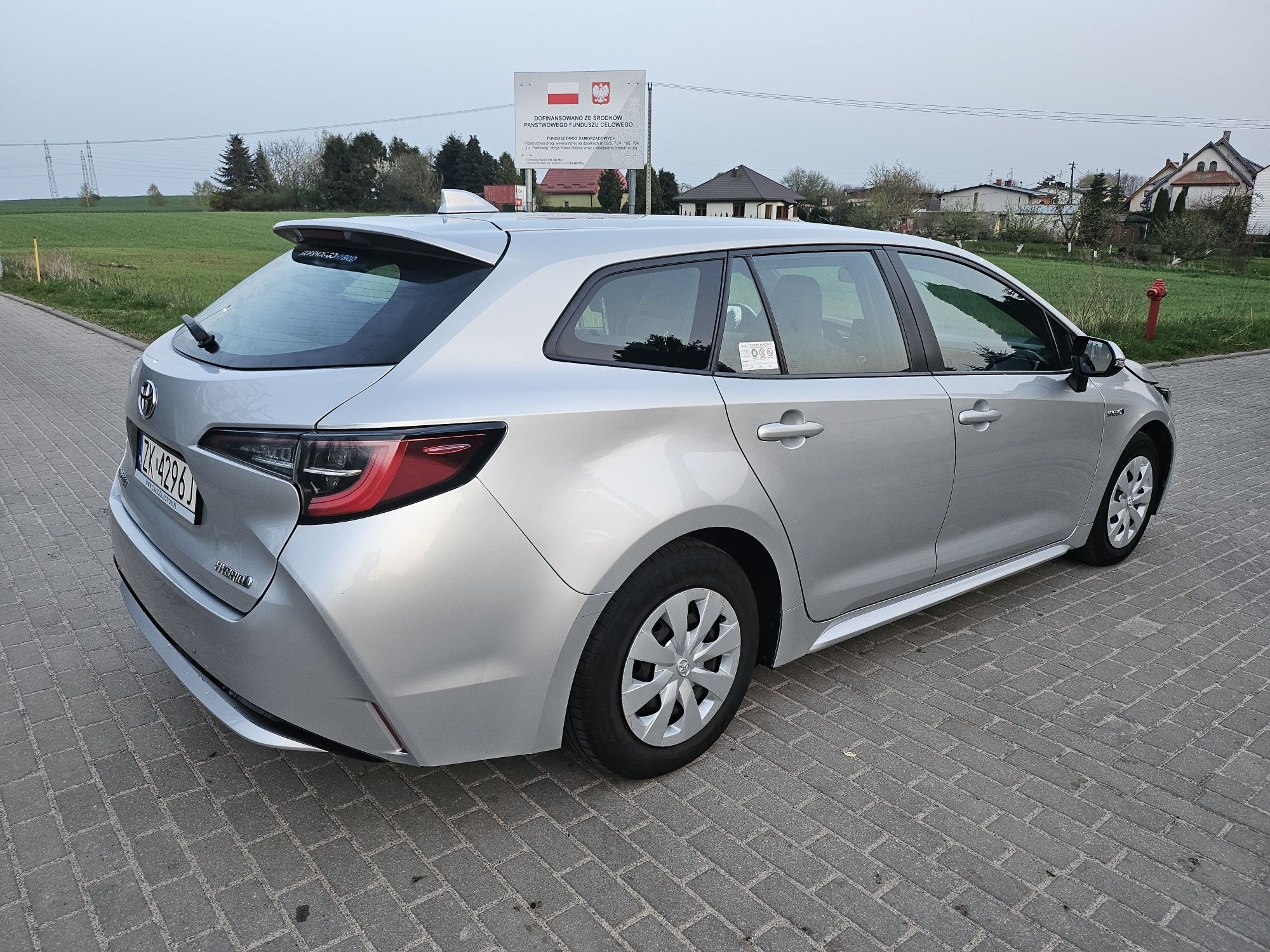 Toyota corolla hybryd 2szt cesja leasingu