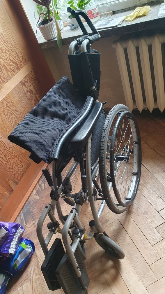 Wózek inwalidzki,  składany