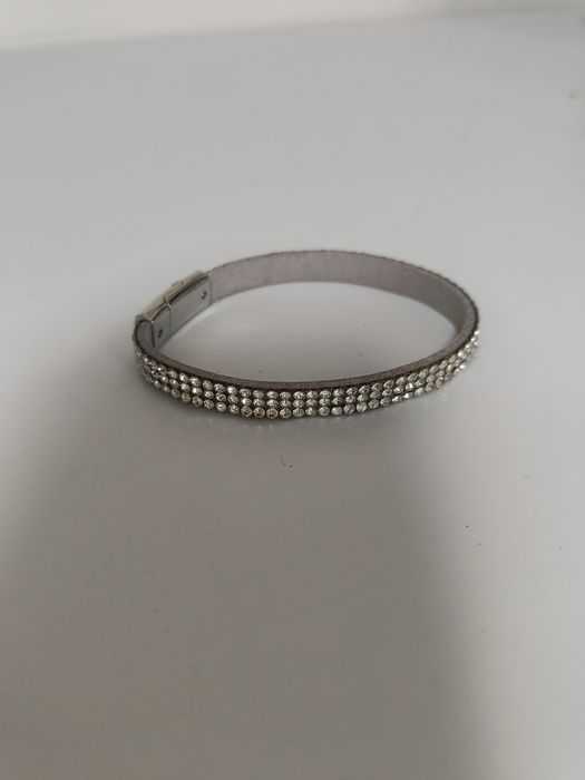 Bransoletka na pasku z kryształkami
